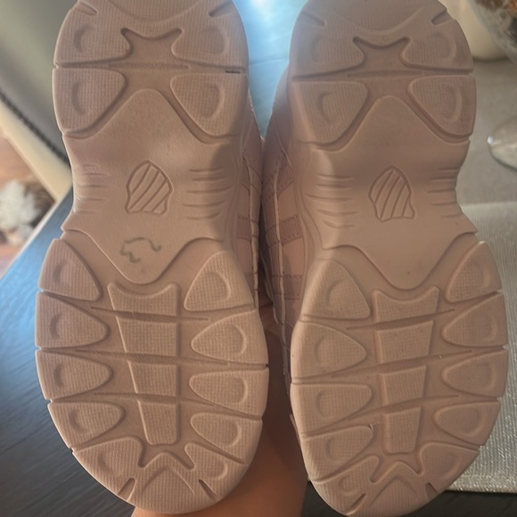 ⭐️K-SWISS NWOT girls chunky low lavender sneakers US 11 youth - Picture 2 of 6